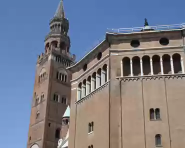 IMG_3046 Torrazzo bell tower and baptistery