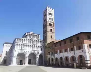 IMG_20230723_155954 Cathedral San Martin. Construction started in 1063 (Romanesque). The apse and campanile are from that era. The west facade is from the early 13th century. The...