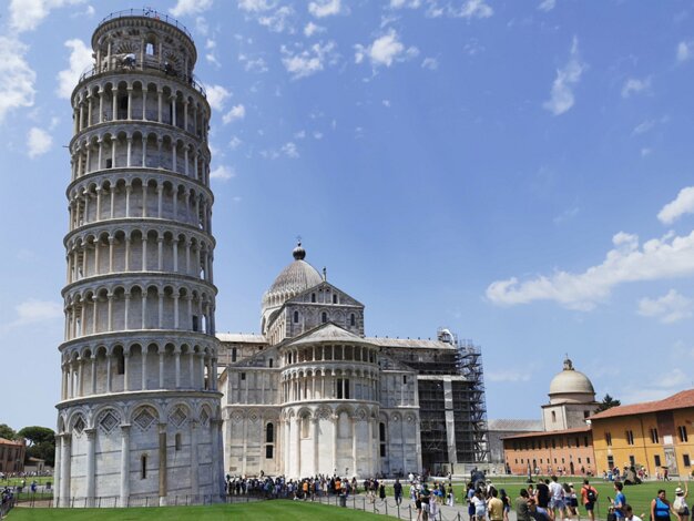 Leaning tower