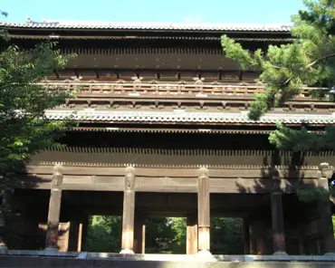 p8131019 Zen Buddhist temple, established it in 1291.