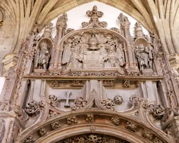 P1160346 Mausoleum of Sancho I (1154-1211), second king of Portugal, gothic with renaissance (manueline) elements.