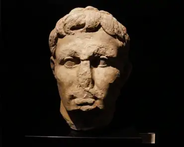 P1160652 Head of emperor Augustus.