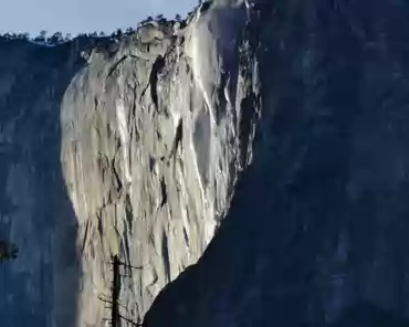 IMG-20230220-164220 Horsetail fall is hit by a ray of light at sunset for 15 days in February, which makes it look like it is burning.