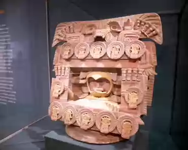 P1070425 Censer lid with a figure in a bird costume, Mexicp or Guatemala, ceramic with pigment and mica, Teotihuacan, 400-650 AD.