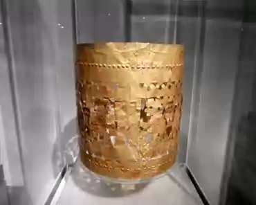 P1070432 Crown, Central Andes, Lambayeque, gold, 1100-1350 AD.