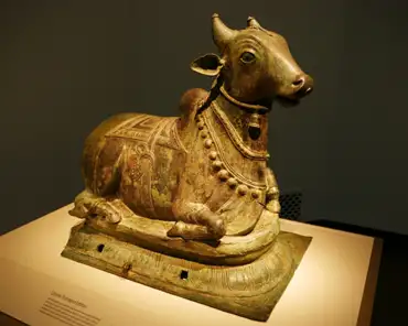 P1100168 Nandi (Shiva's trusted bull and mode of transportation), India (Tamil Nadu), 12th century, bronze.