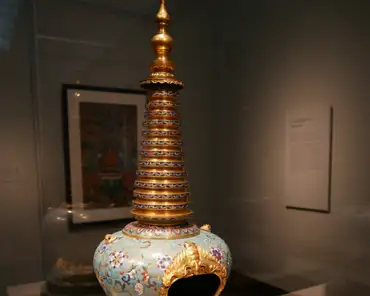 P1100193 Stupa, China, Qing dynasty, 1735-1796, cloisonné (metal, enamel, gilt wire).