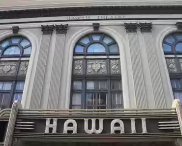 IMG_2560 Hawaii theater, 1922. At the time of building the neoclassical style of the theater was unseen in Hawaii.