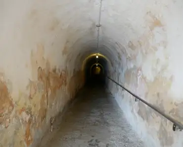 P1030430 18th century tunnel.