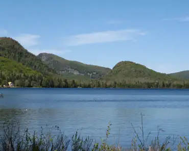 13 The Laurentides, home of more than 400 lakes