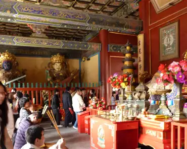 15 Visitors donating incense.