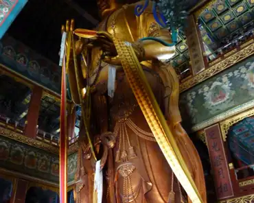 24 26m-high, 8m-diameter Buddha statue.