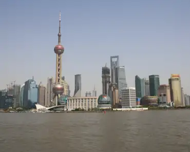 32 Pudong, opposite the Bund, is the symbol of the opening of China to the West.
