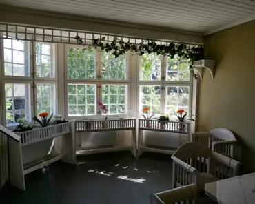 P1110630 Saarinen's house: flower room.