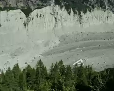 066 The glacier used to reach the upper edge of its 