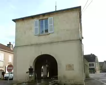 P1180999 Townhall-lavoir, early 19th century.