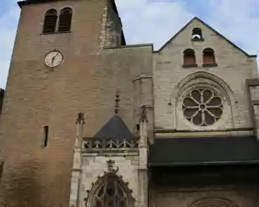 071 St-Anatoile, built 1230-1270, a typical example of the local (