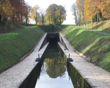 IMG_9654 Tunnel-canal, 680 meters, built between 1837-1880.