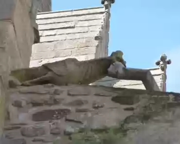 088 Gargoyle directly feeding a pipe.