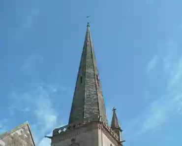 094 The steeple collapsed during World War II due to heavy bombing on Saint-Malo and was subsequently rebuilt.
