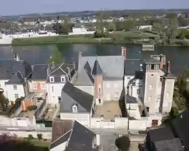 IMG_5090 The castle is built on a rock overlooking both the Loire river and the town of Amboise.