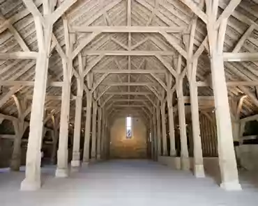 P1110260 The oak beams are 17 meters long.