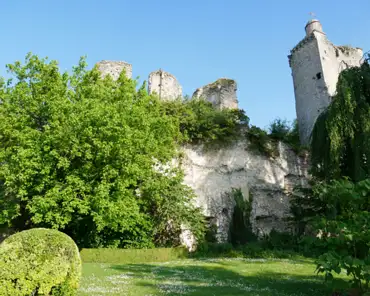 P1110339 Vendôme castle, 12-13th centuries, now a ruin.