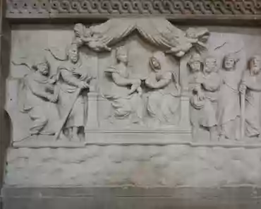 IMG_20211030_153612 Altarpiece of the Passion of Christ and statue of Saint Regina (in French Sainte Reine). This altarpiece is a recent reassembly (19th century) of pieces of...