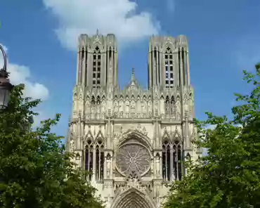 p1040633 The construction of the cathedral of Reims started in 1211. At the end of the 13th century, the facade reached the top of the rose. The two towers were built in...