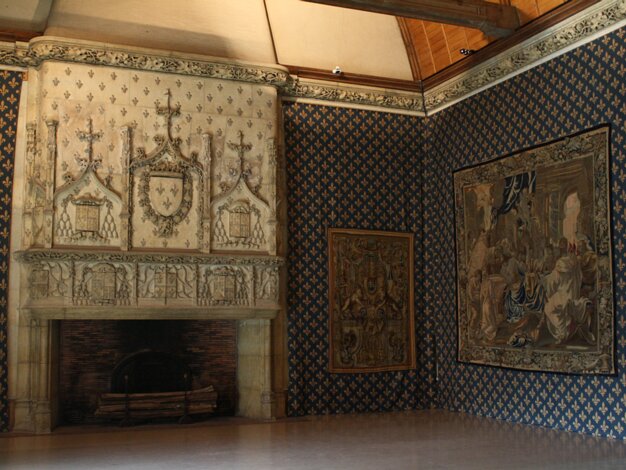 Tau palace