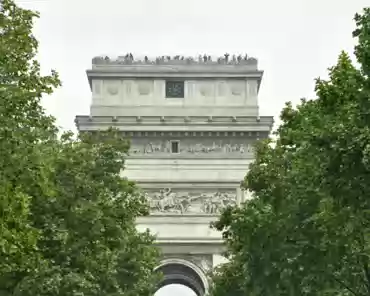 DSC_0463 Arc de Triomphe seen from the side.