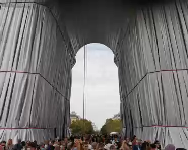 IMG_20210925_160415 Arc de triomphe wrapped, a project by late artists Christo (1935-2020) and Jeanne-Claude (1935-2009), 2021.