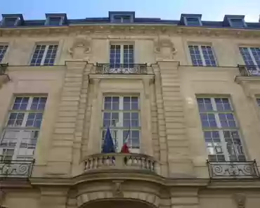 IMG_9505 The hotel de Beauvais was built between 1656-1660 for Pierre de Beauvais, lawyer and counsellor to the king, and Catherine Bellier, first lady-in-waiting to...