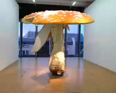 P1020173 Carsten Höller, Giant triple mushroom amanita muscaria, 1961.