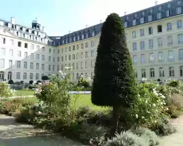 03 In the 17th century, Bernard de Sainte Thérèse founded a religious training institution (seminary) for clerics slated to settle abroad. In 1638 he...