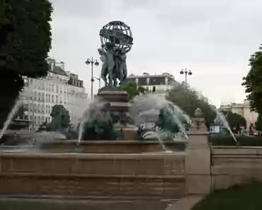 IMG_5239 Fountain with Paris Observatory in the background.