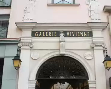 IMG_9409 The Galerie Vivienne was built in 1826. Covered galeries between streets were then a novelty in Paris.
