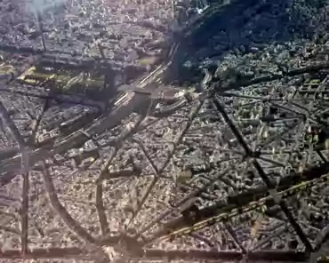 p1020758 Paris: arc de triomphe (middle-bottom) and Eiffel tower (middle-top)