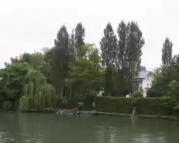 IMG_7117 Wolved island on the Marne river: there is no bridge to/from this inhabited island such that the only access means is by boat.