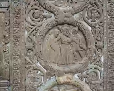 IMG_6670 Carved wooden door: detail.