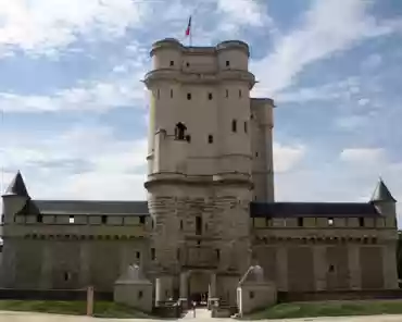 IMG_9306 King Philippe VI built the foundation of the keep around 1340; his son, Jean II le Bon (John II the Good) resumed the work and by the time he died in 1364 the...
