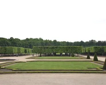 176 Grand Trianon gardens.