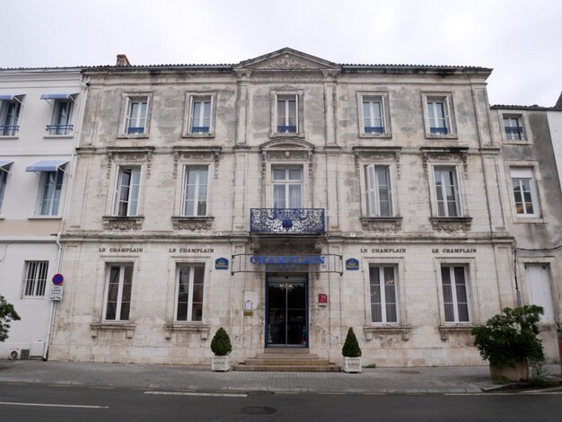 Hotel Champlain
