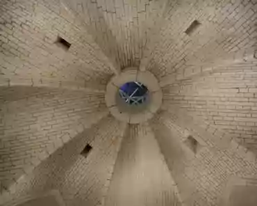 P1000288 Entrance hall.