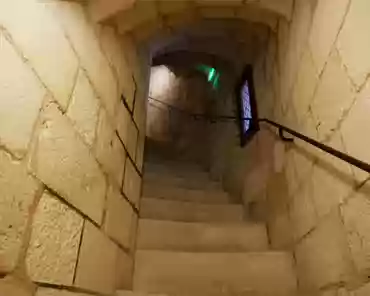 P1000292 Regular staircase.