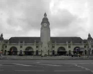P1060121 Train station, designed in 1909, built until 1922. The tower is 45m tall.