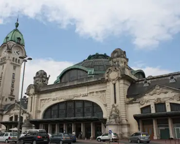 091 Limoges Benedictins train station, built in 1929 with reinforced concrete. The decoration reminds Limousin, the area surrounding Limoges: acorns, oak leaves and...