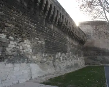 078 Avignon city wall.