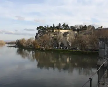 109 Rhône river. Avignon is on one side only of the river.