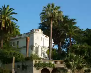 P1180876 Mansions in the Californie area of Cannes.
